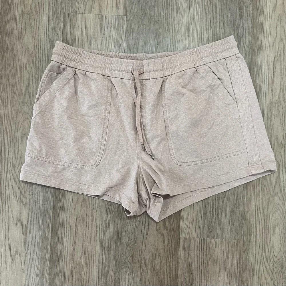 Athleta Farallon Heathered Sweat Shorts Beige Size 22